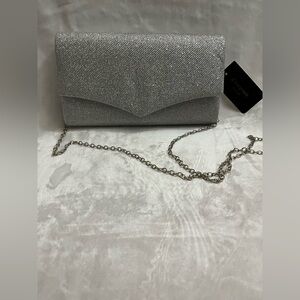 D margeaux Silver Chain Clutch